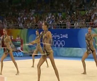 ОИ2008 Сборная команда России в групповых упражнениях(обручи и булавы)